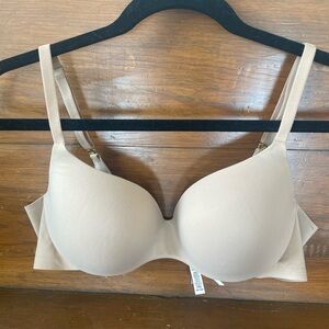 Victoria’s Secret Incredible Lined Demi